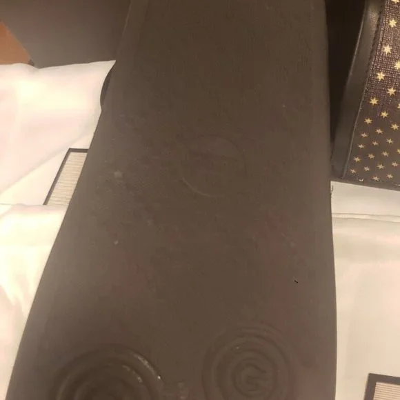 Gucci x SEGA Slides Gold/Black - Size 8 NWB display picture 1